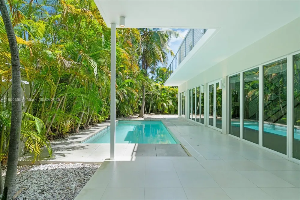Villa con piscina a Miami