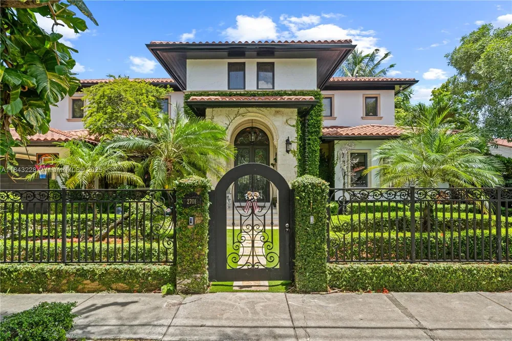 Villa a Miami con piscina