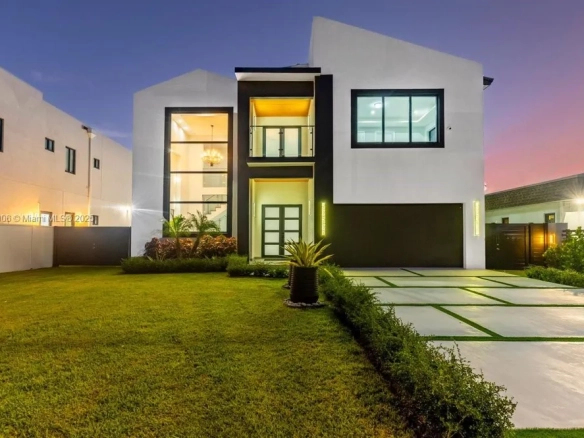 Villa di nuova costruzione a Miami