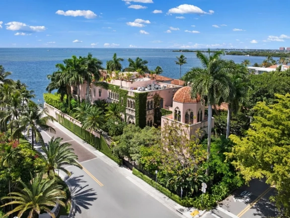 Castello sul mare a Miami
