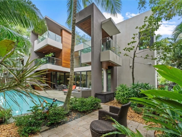 Villa con piscina a Miami
