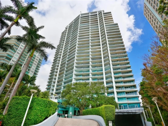 Appartamento posto al piano 9 a Miami