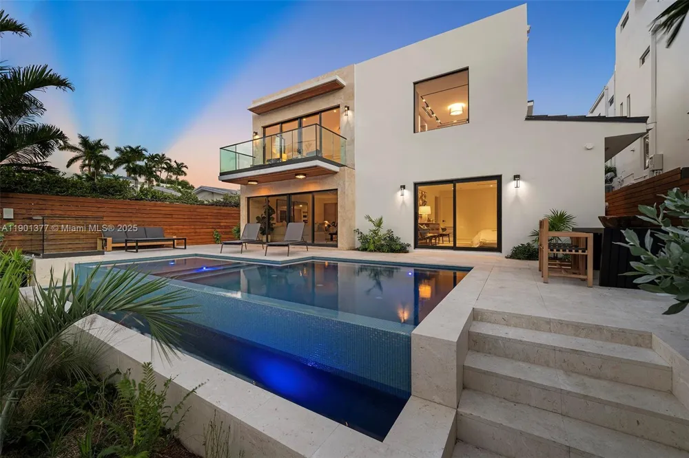 Elegante villa con posto barca a Miami