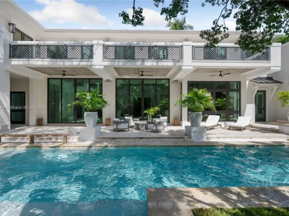 Lussuosa villa di nuova costruzione a Miami