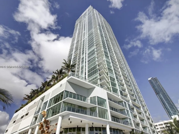 Vivi l’essenza della vita in attico a Biscayne Beach