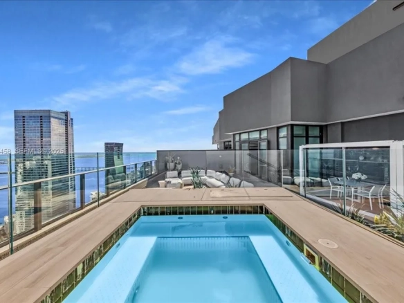 Una gemma rara nel cielo di Miami