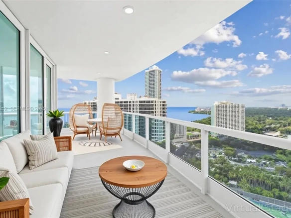 Brickell Luxury Residence: Suite Padronale Oversize e Vista Skyline
