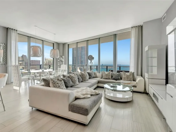 Attico Panoramico d’Eccellenza nel Cuore di Brickell