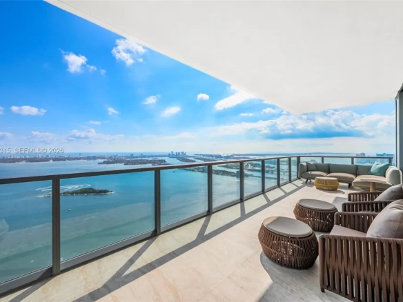 Residenza di Design con Vista Panoramica a 180° — Elysee Miami