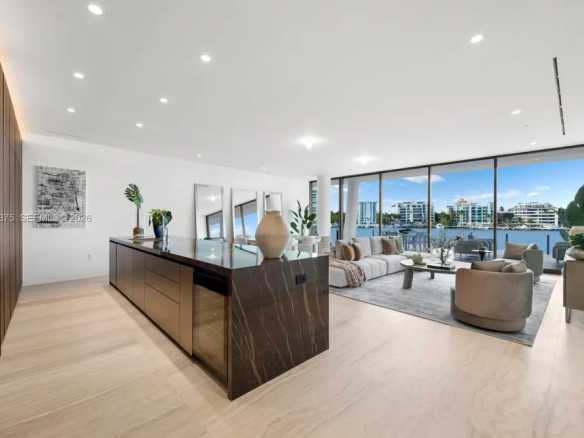 VITA L205 — Esclusività Assoluta su Isola Privata a Coconut Grove