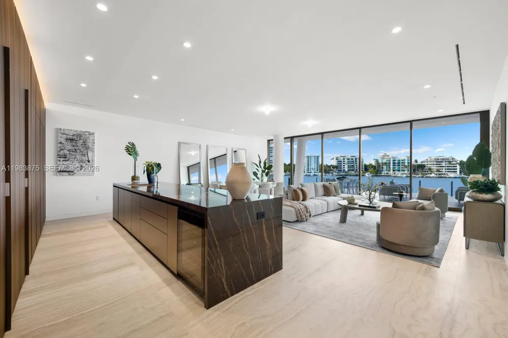 VITA L205 — Esclusività Assoluta su Isola Privata a Coconut Grove