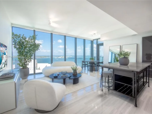 Echo Brickell — Lusso Panoramico e Tecnologia d’Eccellenza nel Cuore Finanziario di Miami