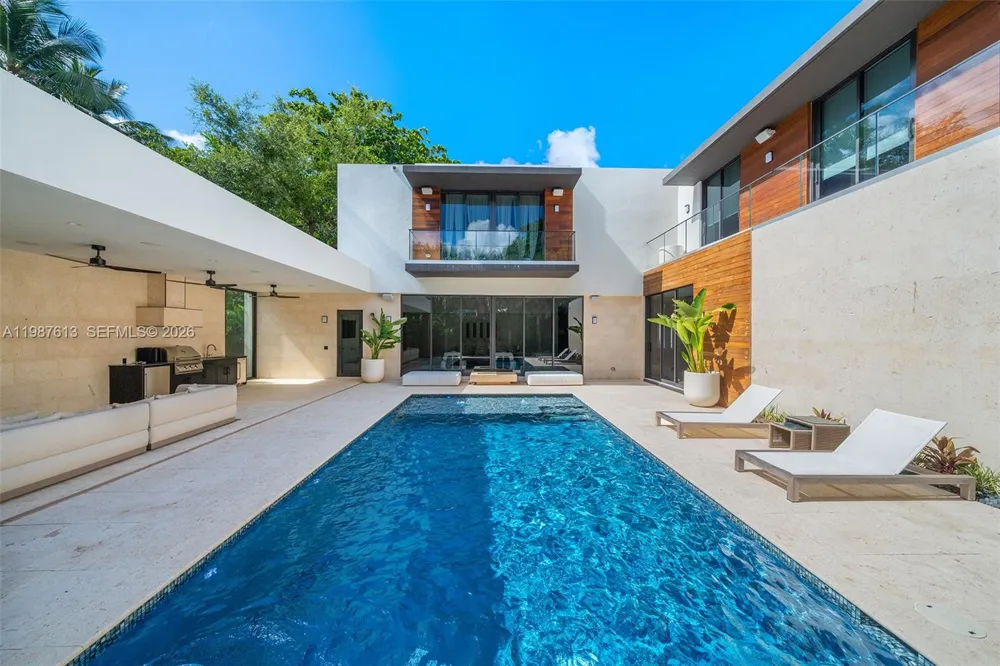 Florida Modern Masterpiece — Lusso Tropicale e Architettura Scultorea