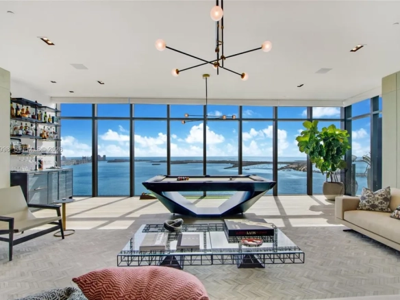 Sky Residence fronte acqua con viste panoramiche totali all’Echo Brickell