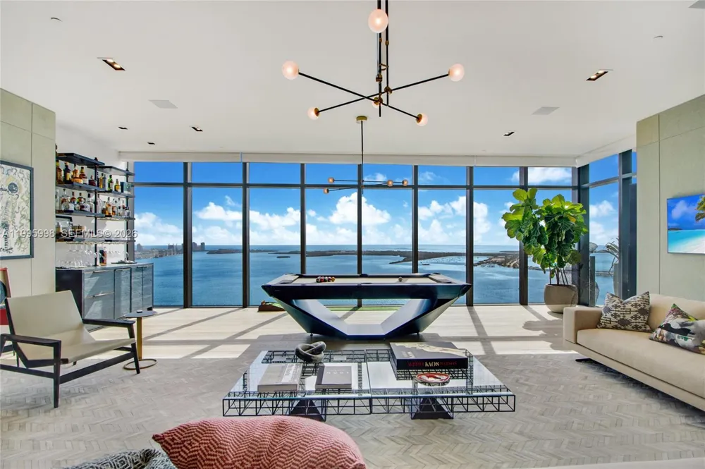 Sky Residence fronte acqua con viste panoramiche totali all’Echo Brickell