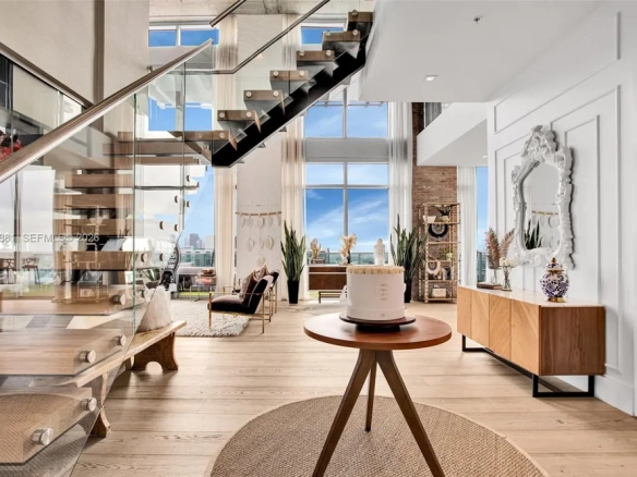 Attico d’autore a Midtown Miami con terrazze panoramiche e architettura iconica