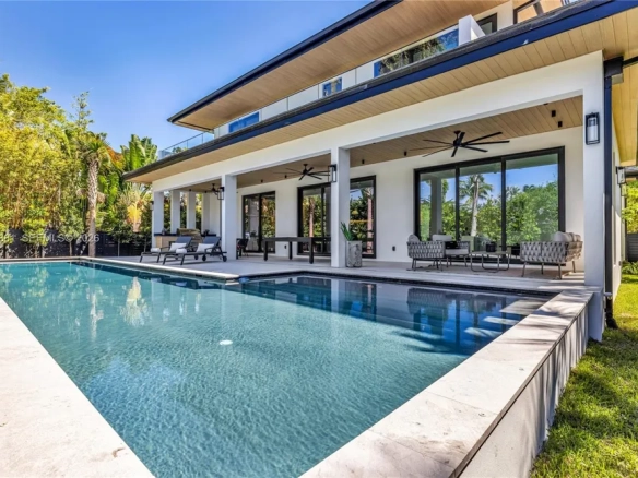 Majestic Oak Manor: residenza iconica contemporanea a Belle Meade con anima senza tempo