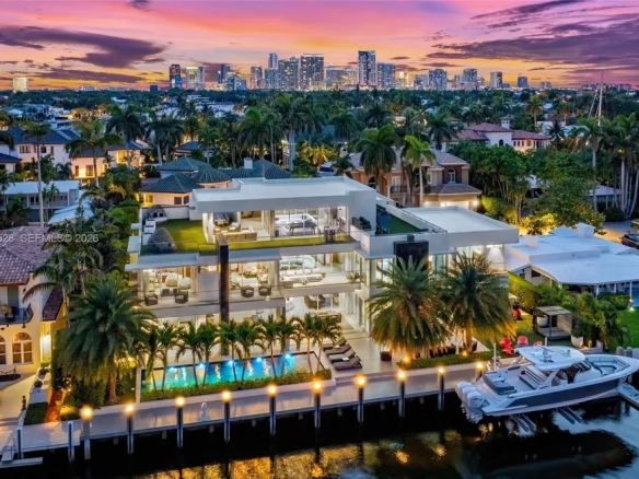 Waterfront Estate d’Eccellenza con 40 Metri di Fronte Mare, Accesso Diretto all’Oceano e Rooftop Panoramico | Las Olas Isles, Fort Lauderdale