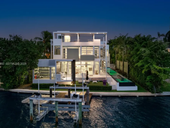 Esclusiva Villa Ultra-Lusso Fronte Baia con Rooftop Panoramico e Molo Privato | Trophy Waterfront Estate a Hibiscus Island, Miami Beach